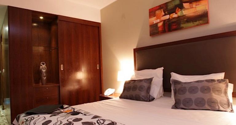Skyna Hotel