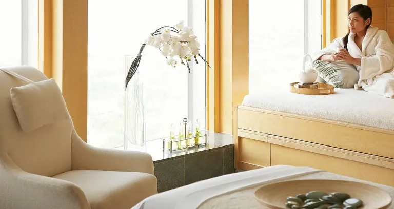 Four Seasons Hotel Hong Kong